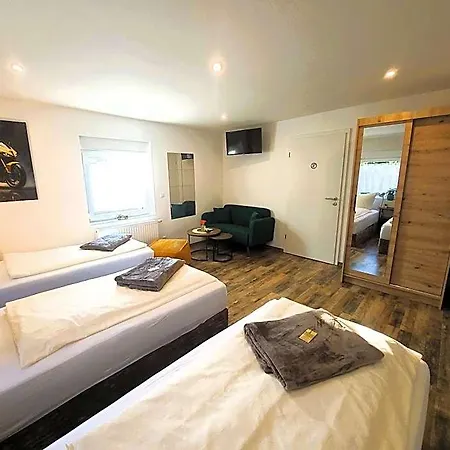Cjs - Chill Or Drive Am Nuerburgring, New Box Spring Beds, New Furniture, Free Parking, Wlan, Tv-streaming, Quiet Location Blankenheim (North Rhine-Westphalia)