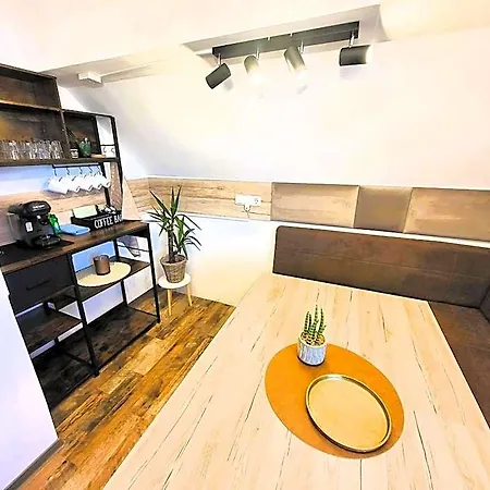 Cjs - Chill Or Drive Am Nuerburgring, New Box Spring Beds, New Furniture, Free Parking, Wlan, Tv-streaming, Quiet Location Hotel 3*