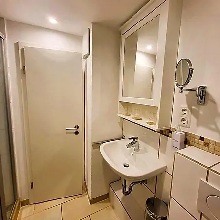 Cjs - Chill Or Drive Am Nuerburgring, New Box Spring Beds, New Furniture, Free Parking, Wlan, Tv-streaming, Quiet Location 3* Blankenheim (North Rhine-Westphalia)