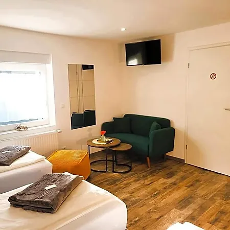 Cjs - Chill Or Drive Am Nuerburgring, New Box Spring Beds, New Furniture, Free Parking, Wlan, Tv-streaming, Quiet Location Hotel Blankenheim (North Rhine-Westphalia)