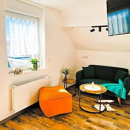 Cjs - Chill Or Drive Am Nuerburgring, New Box Spring Beds, New Furniture, Free Parking, Wlan, Tv-streaming, Quiet Location Hotel Blankenheim (North Rhine-Westphalia)