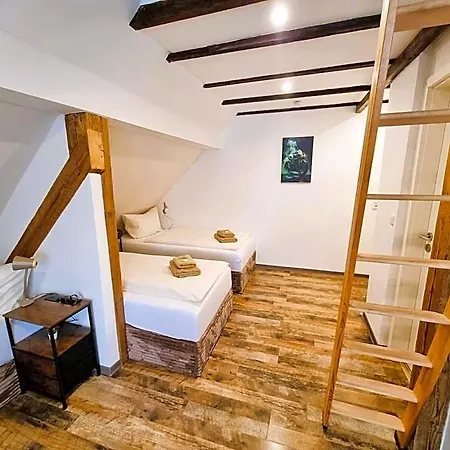 Cjs - Chill Or Drive Am Nuerburgring, New Box Spring Beds, New Furniture, Free Parking, Wlan, Tv-streaming, Quiet Location Hotel Blankenheim (North Rhine-Westphalia)