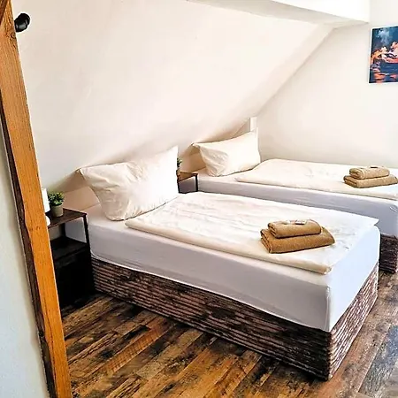 Hotel Cjs - Chill Or Drive Am Nuerburgring, New Box Spring Beds, New Furniture, Free Parking, Wlan, Tv-streaming, Quiet Location 3*