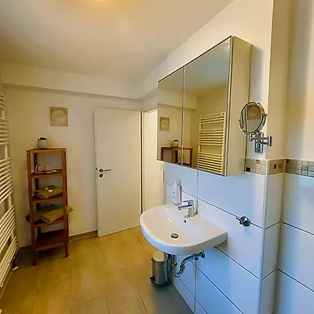 Hotel Cjs - Chill Or Drive Am Nuerburgring, New Box Spring Beds, New Furniture, Free Parking, Wlan, Tv-streaming, Quiet Location 3*
