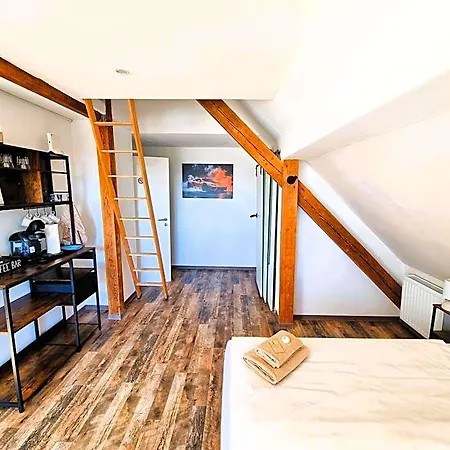 Cjs - Chill Or Drive Am Nuerburgring, New Box Spring Beds, New Furniture, Free Parking, Wlan, Tv-streaming, Quiet Location Hotel