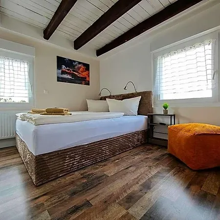 Cjs - Chill Or Drive Am Nuerburgring, New Box Spring Beds, New Furniture, Free Parking, Wlan, Tv-streaming, Quiet Location 3* Blankenheim (North Rhine-Westphalia)