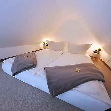 Cjs - Chill Or Drive Am Nuerburgring, New Box Spring Beds, New Furniture, Free Parking, Wlan, Tv-streaming, Quiet Location Blankenheim (North Rhine-Westphalia)
