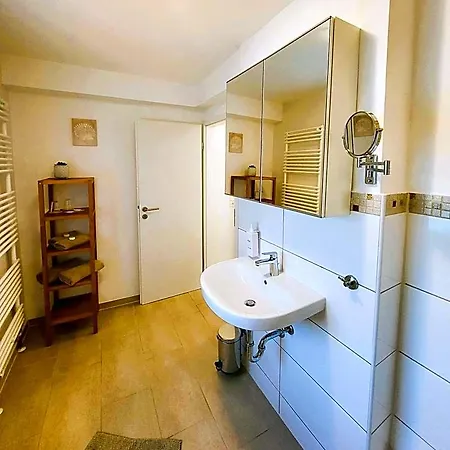 Cjs - Chill Or Drive Am Nuerburgring, New Box Spring Beds, New Furniture, Free Parking, Wlan, Tv-streaming, Quiet Location بلانكينهييم